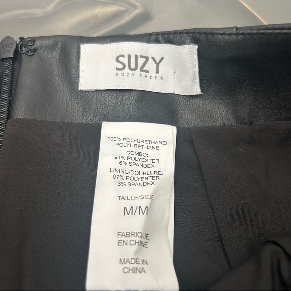 Suzy Shier Elegant Black Faux Leather pencil skirt size medium - Picture 6 of 10
